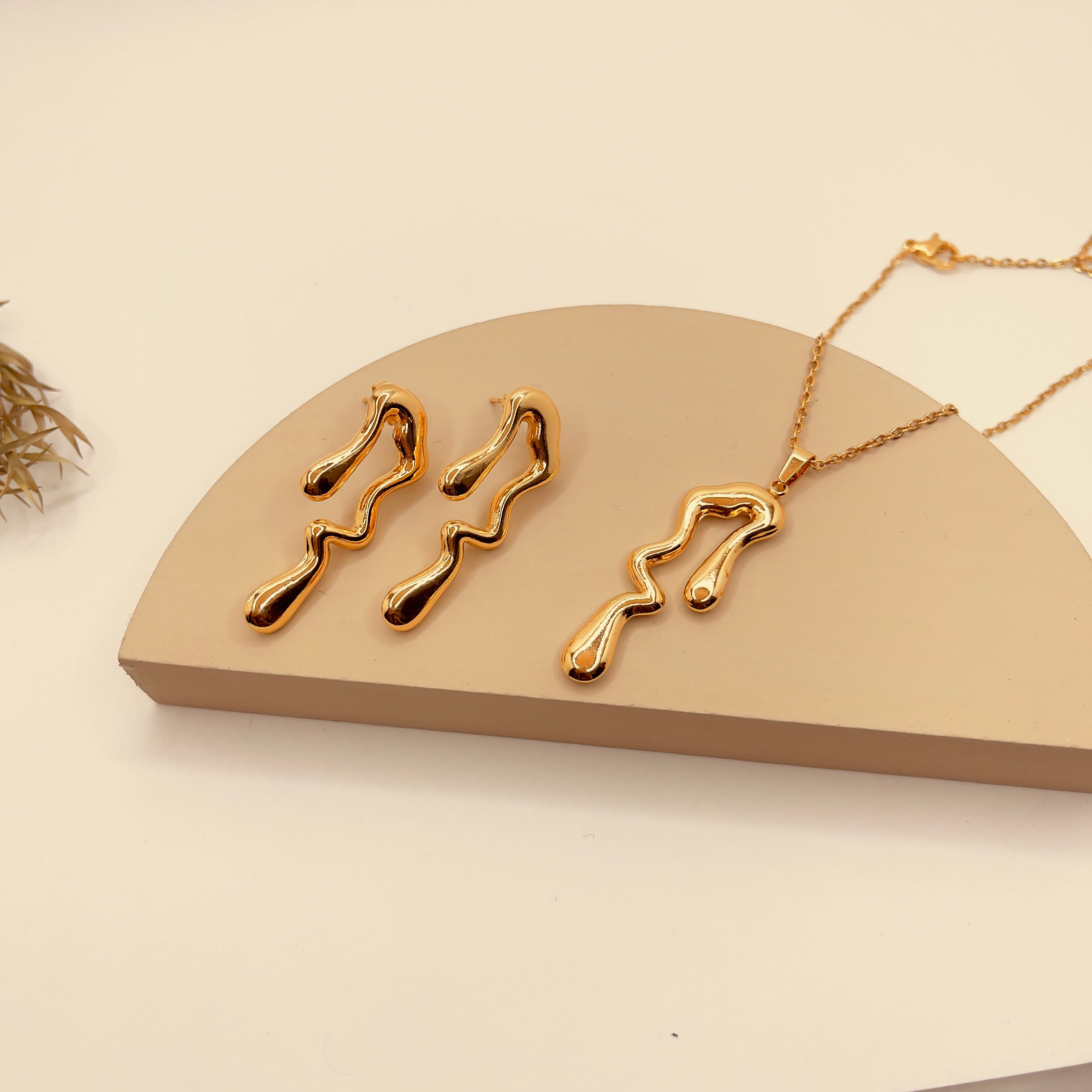 Retro Geometric Heart Shape Set