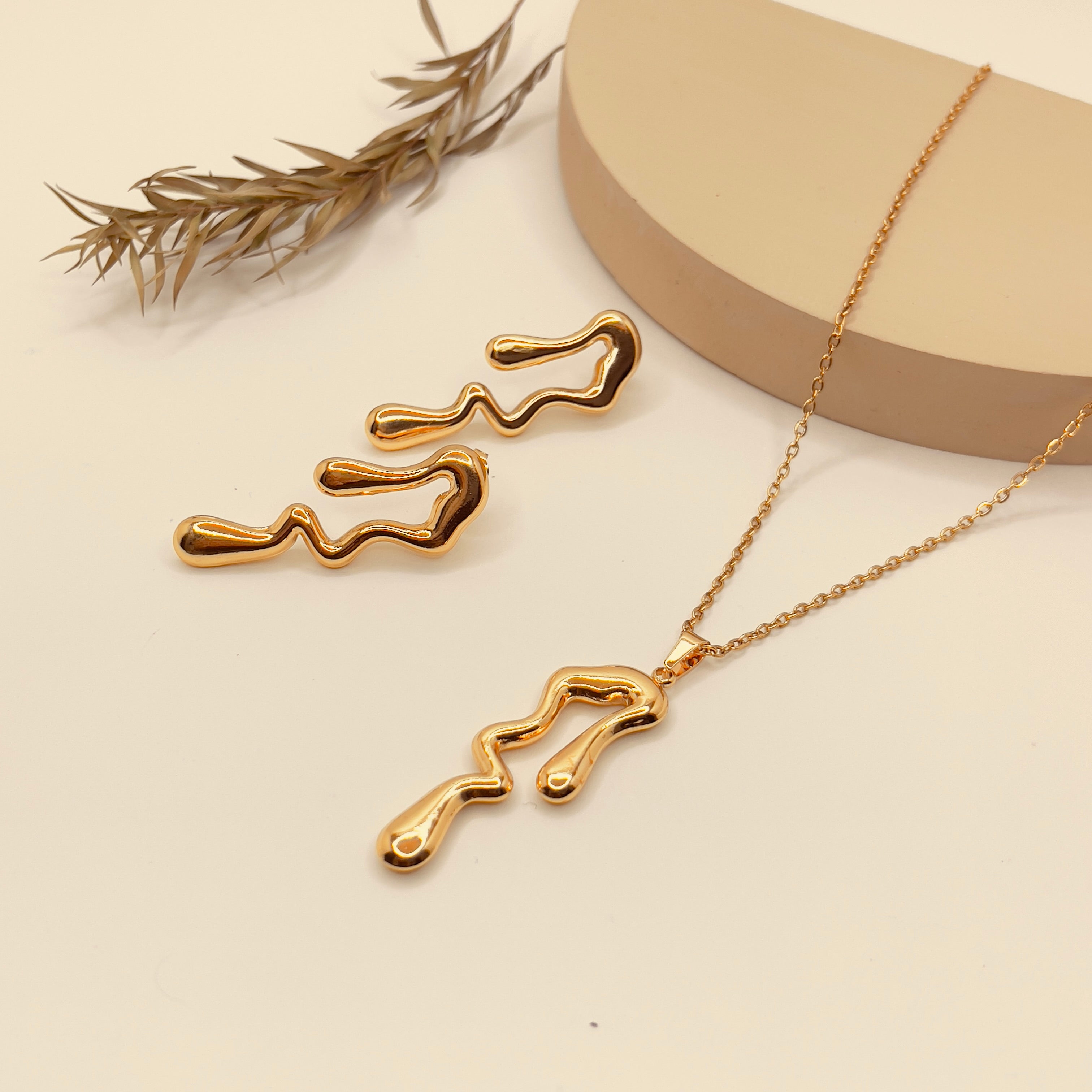 Retro Geometric Heart Shape Set
