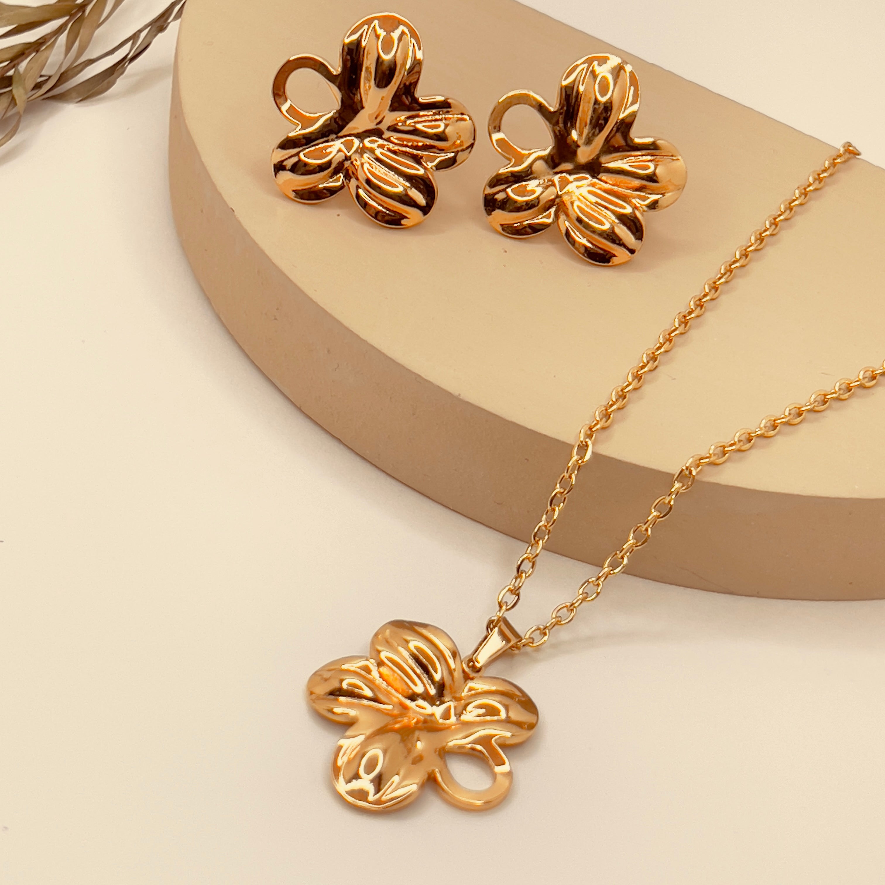 Flower Necklace Set