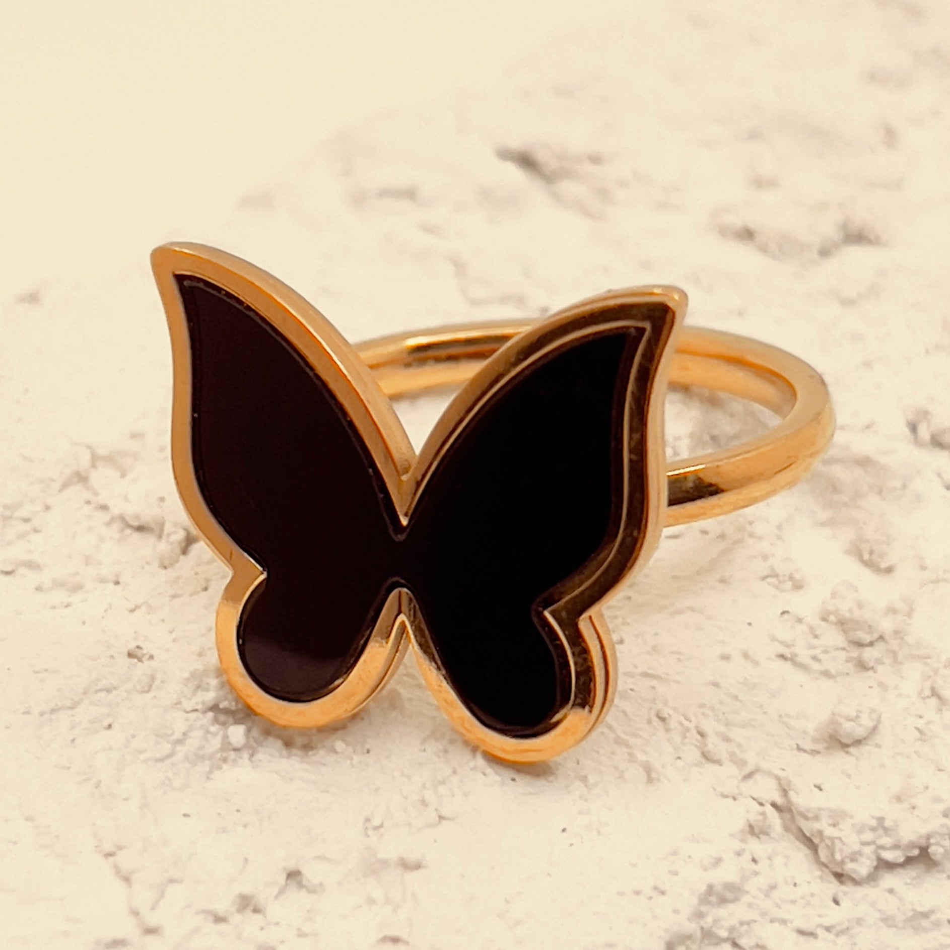 Signet Pearl Butterfly Ring (Black)
