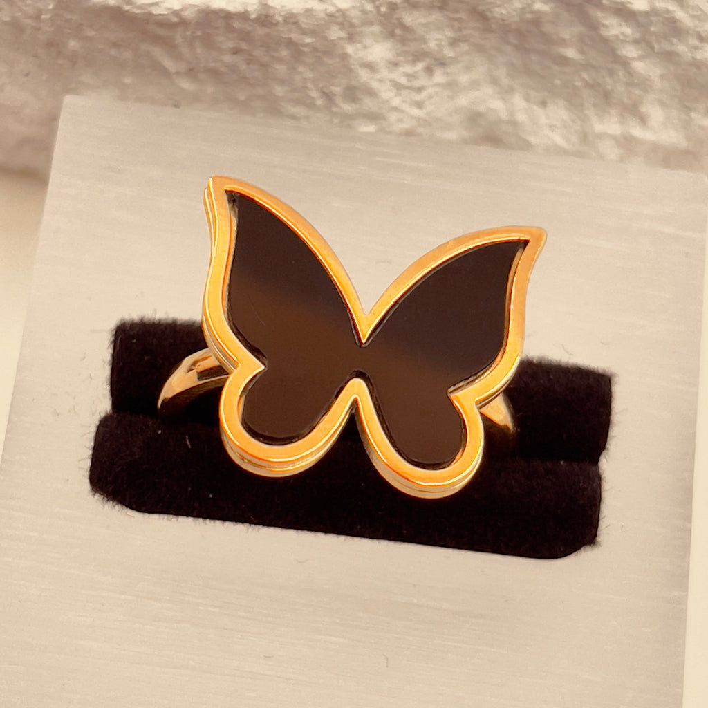 Signet Pearl Butterfly Ring (Black)