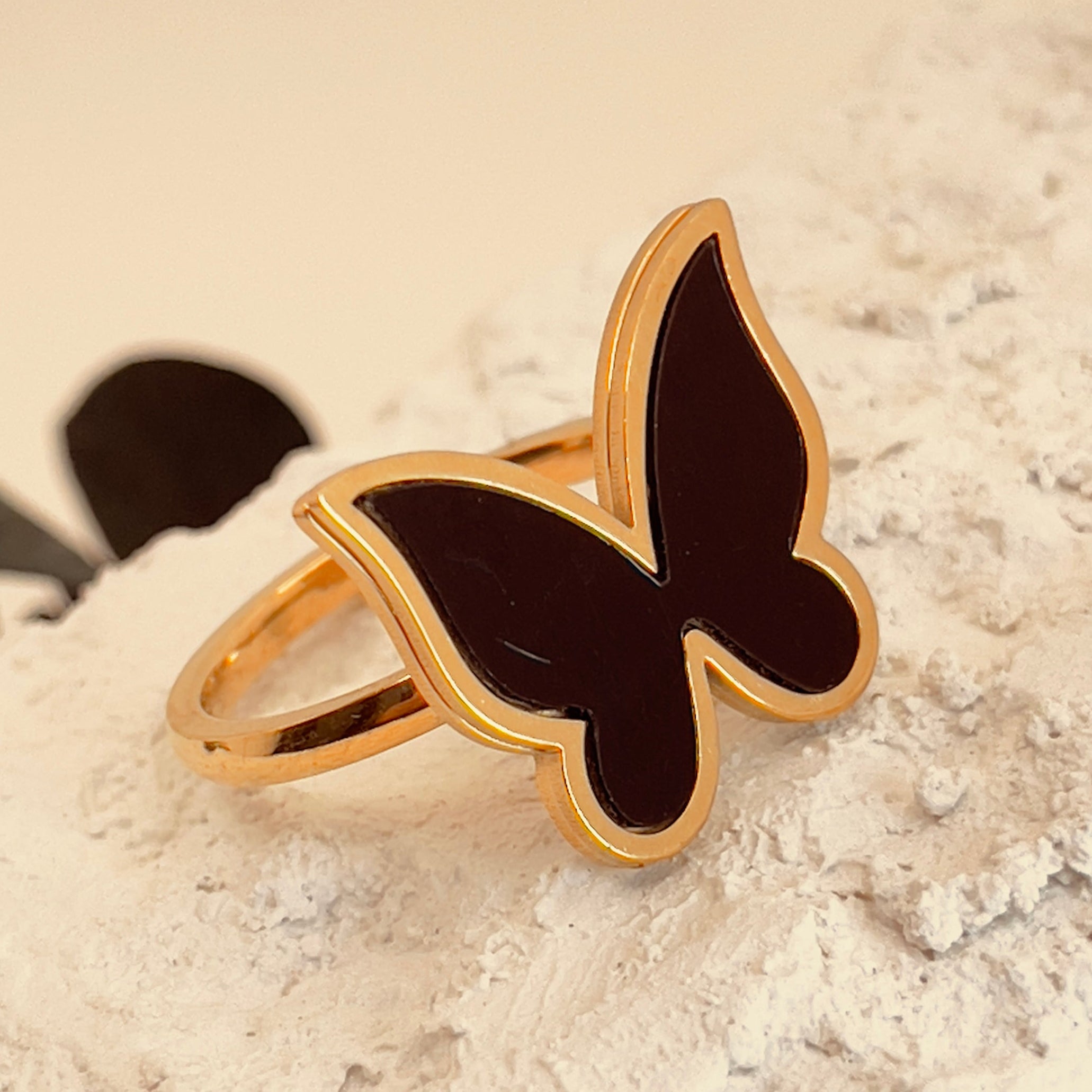 Signet Pearl Butterfly Ring (Black)