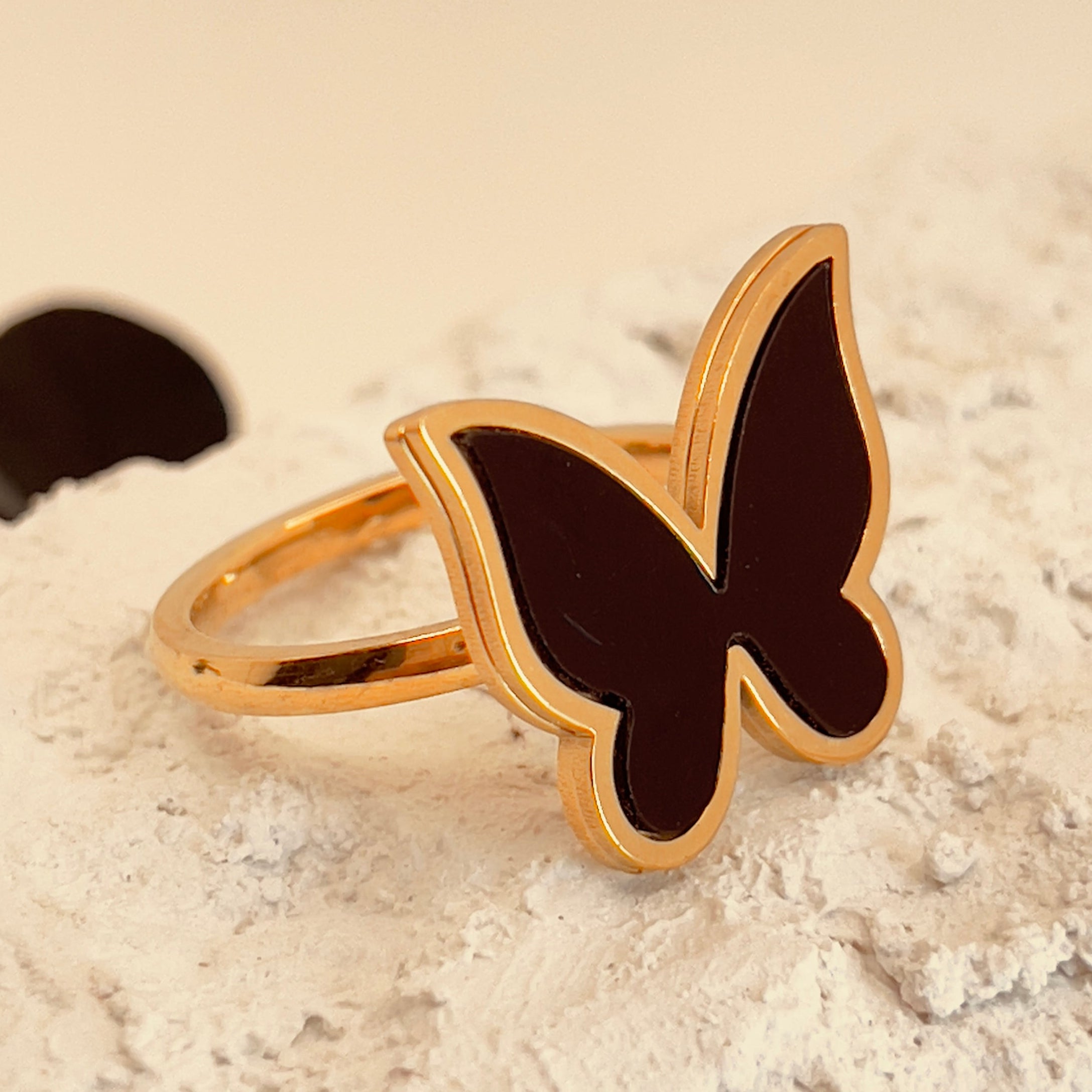 Signet Pearl Butterfly Ring (Black)