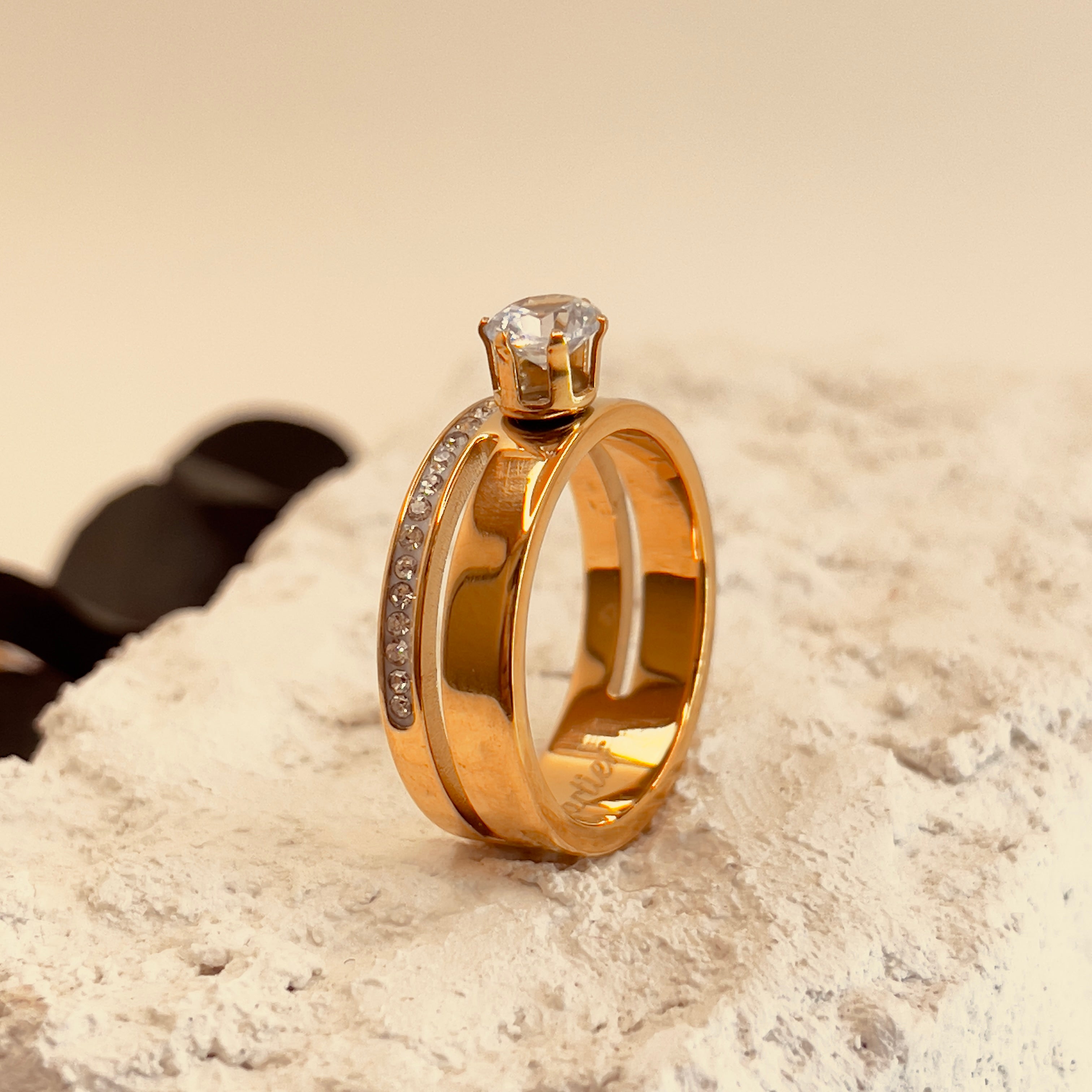 Dimond Zircon Ring