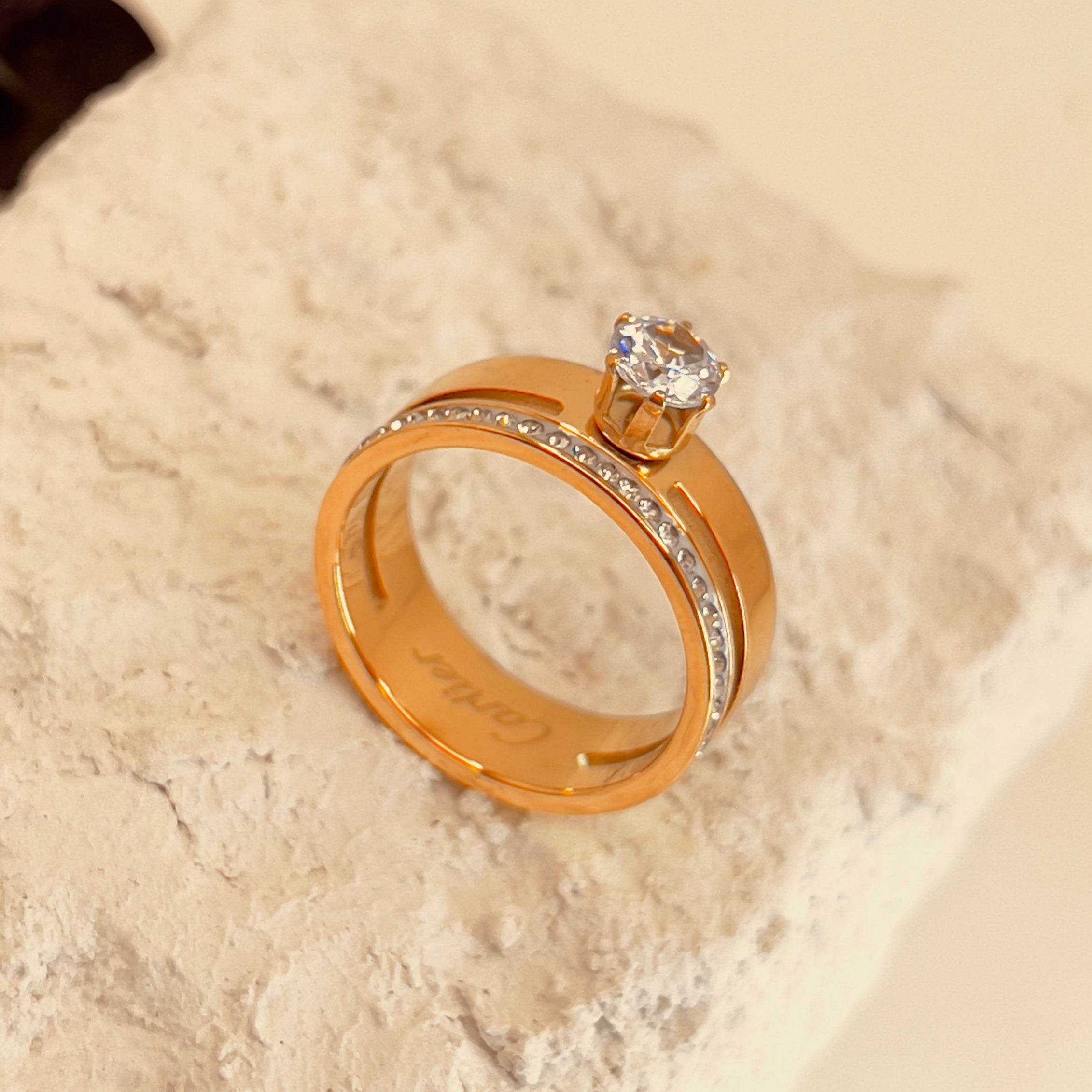 Dimond Zircon Ring