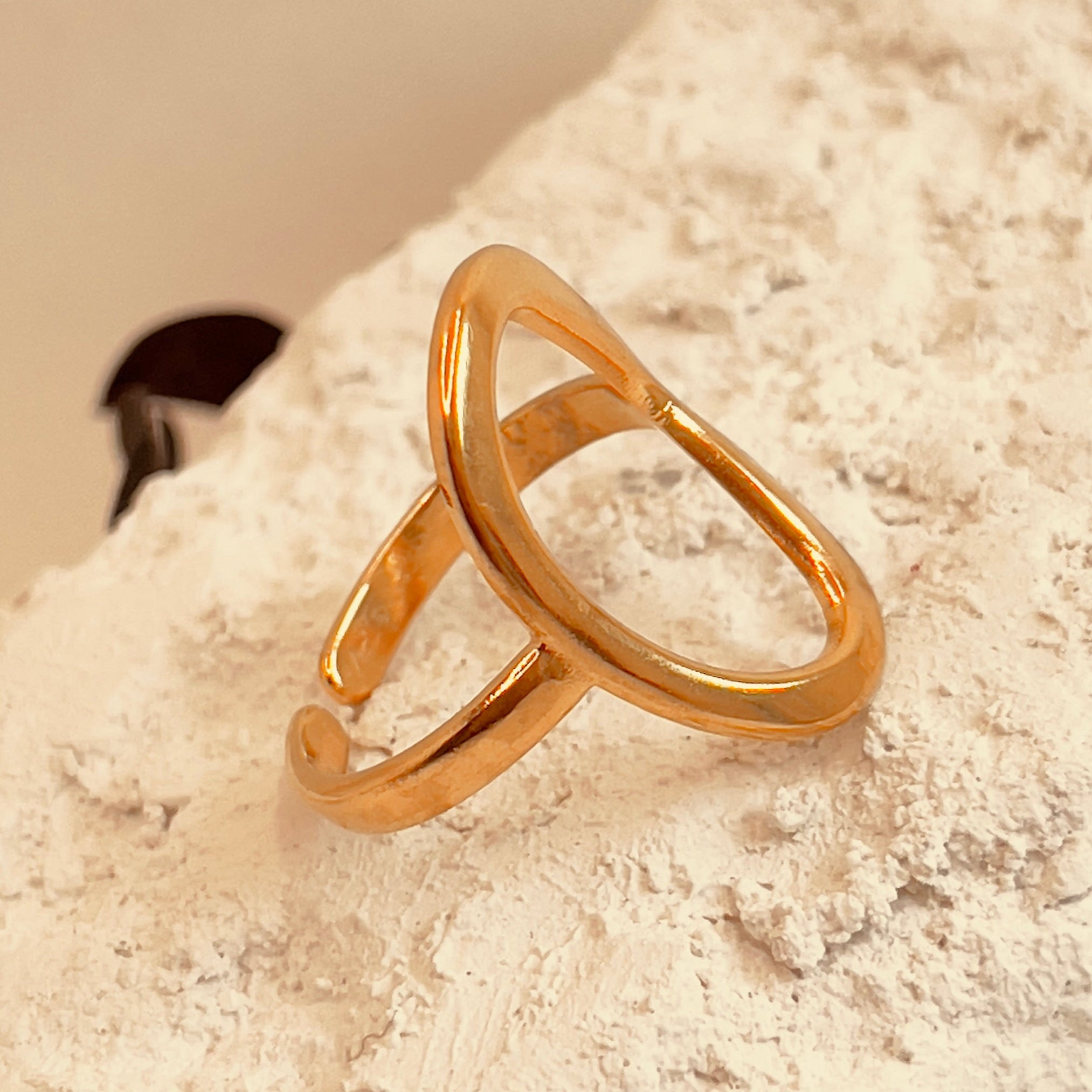 Retro Hollow Lava Ring (18K Gold Plated)