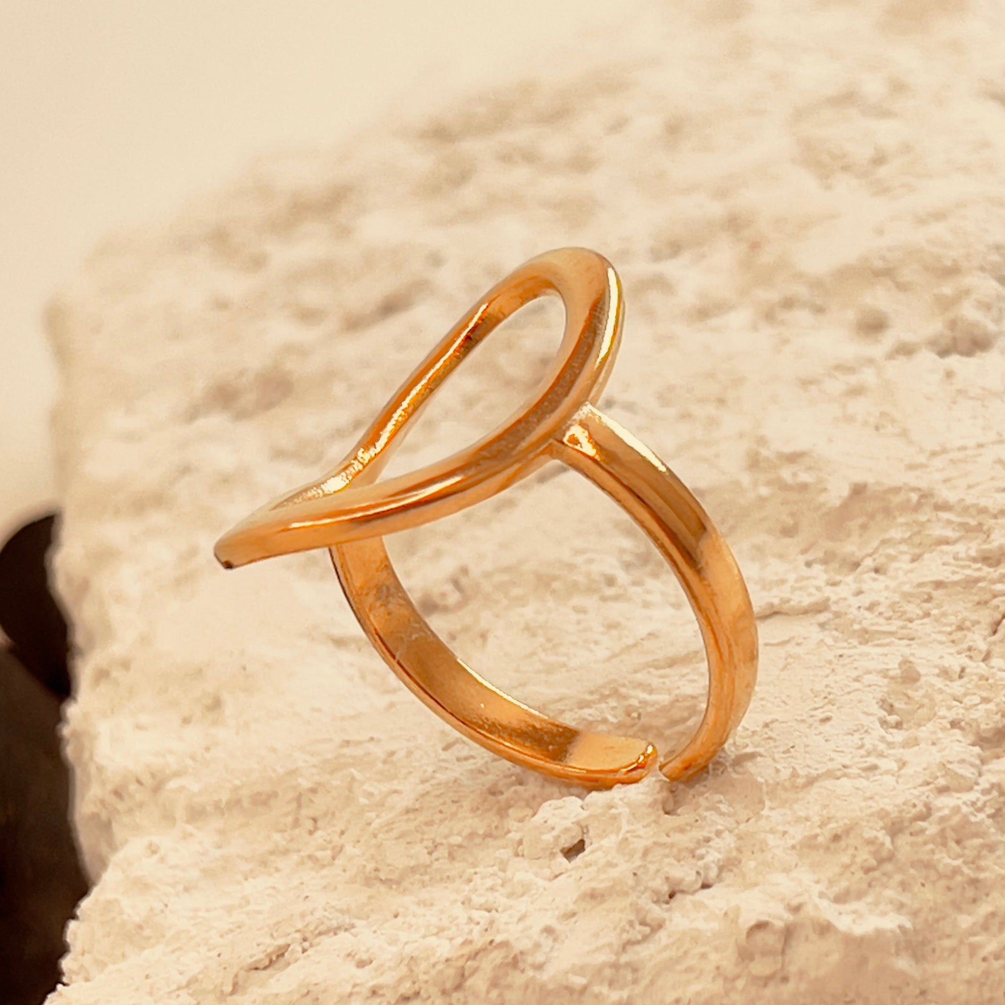 Retro Hollow Lava Ring (18K Gold Plated)