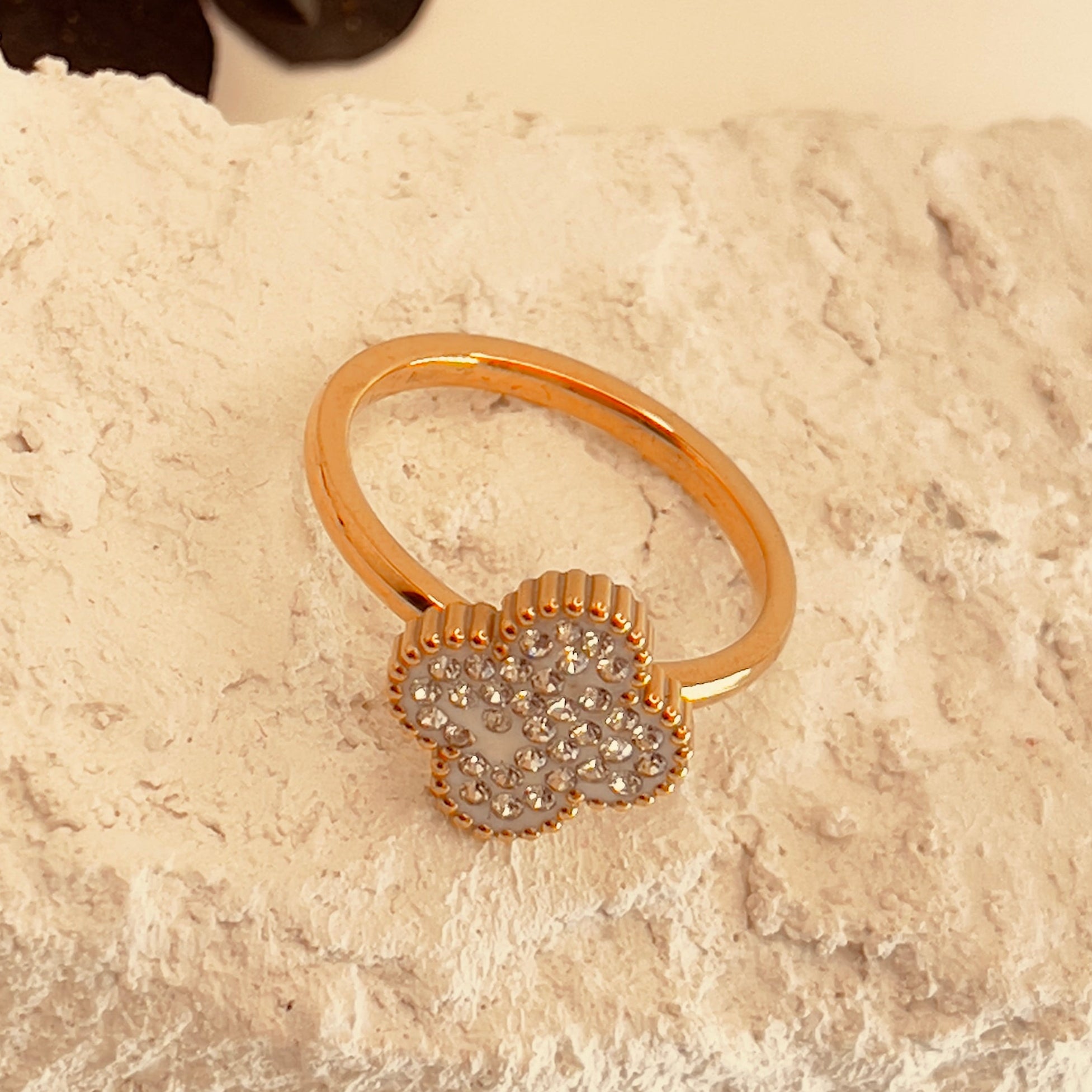 Chunky Clover Ring White