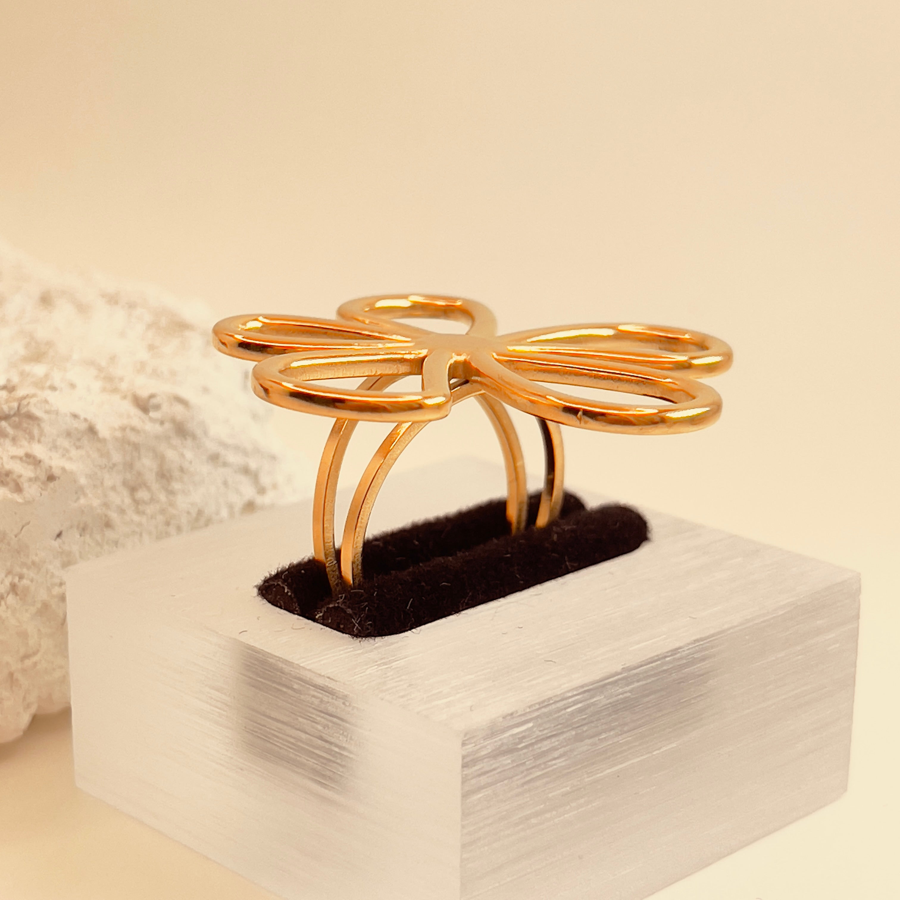 Daisy Titanium Open Ring