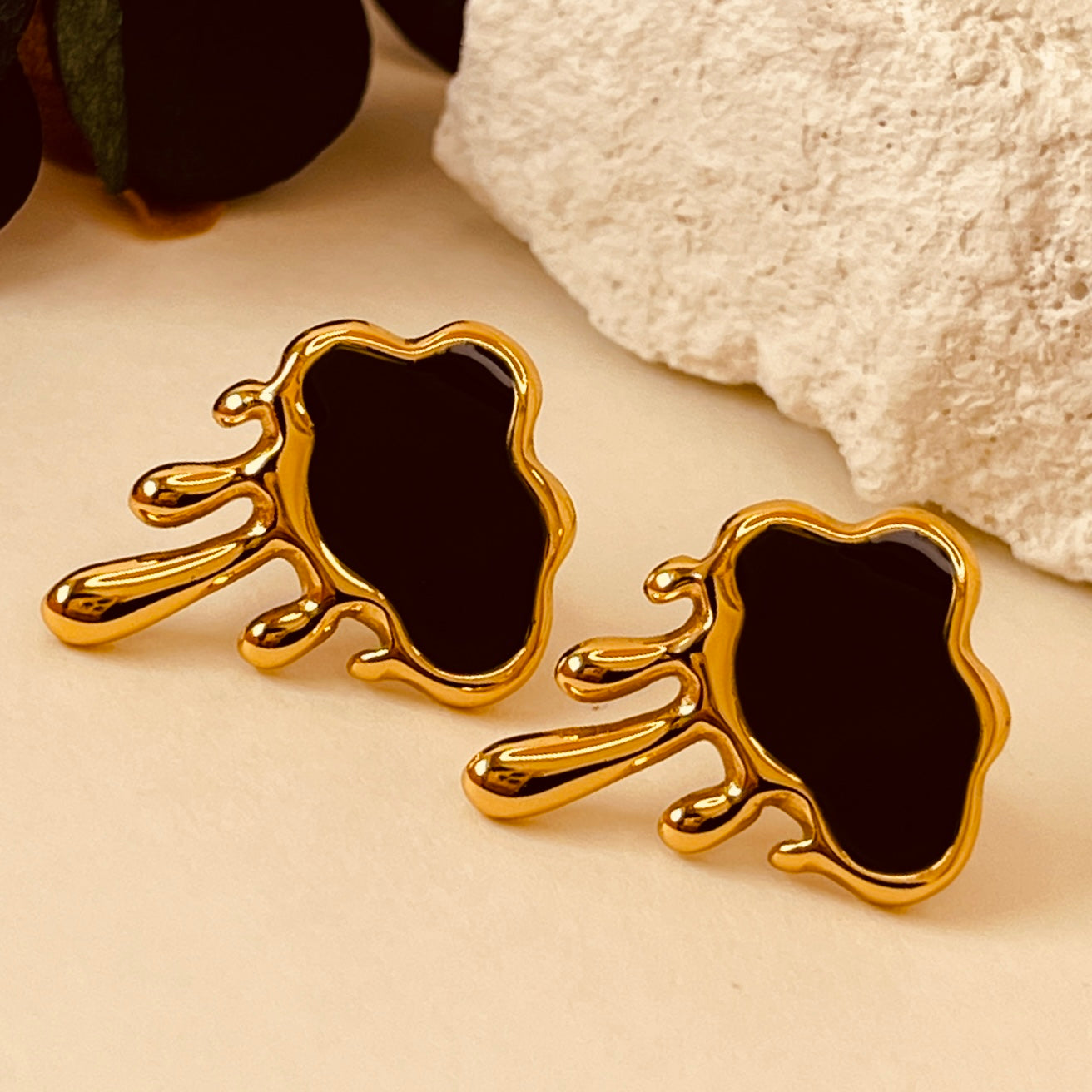 Clouds Titanium Steel Ear Studs - Black
