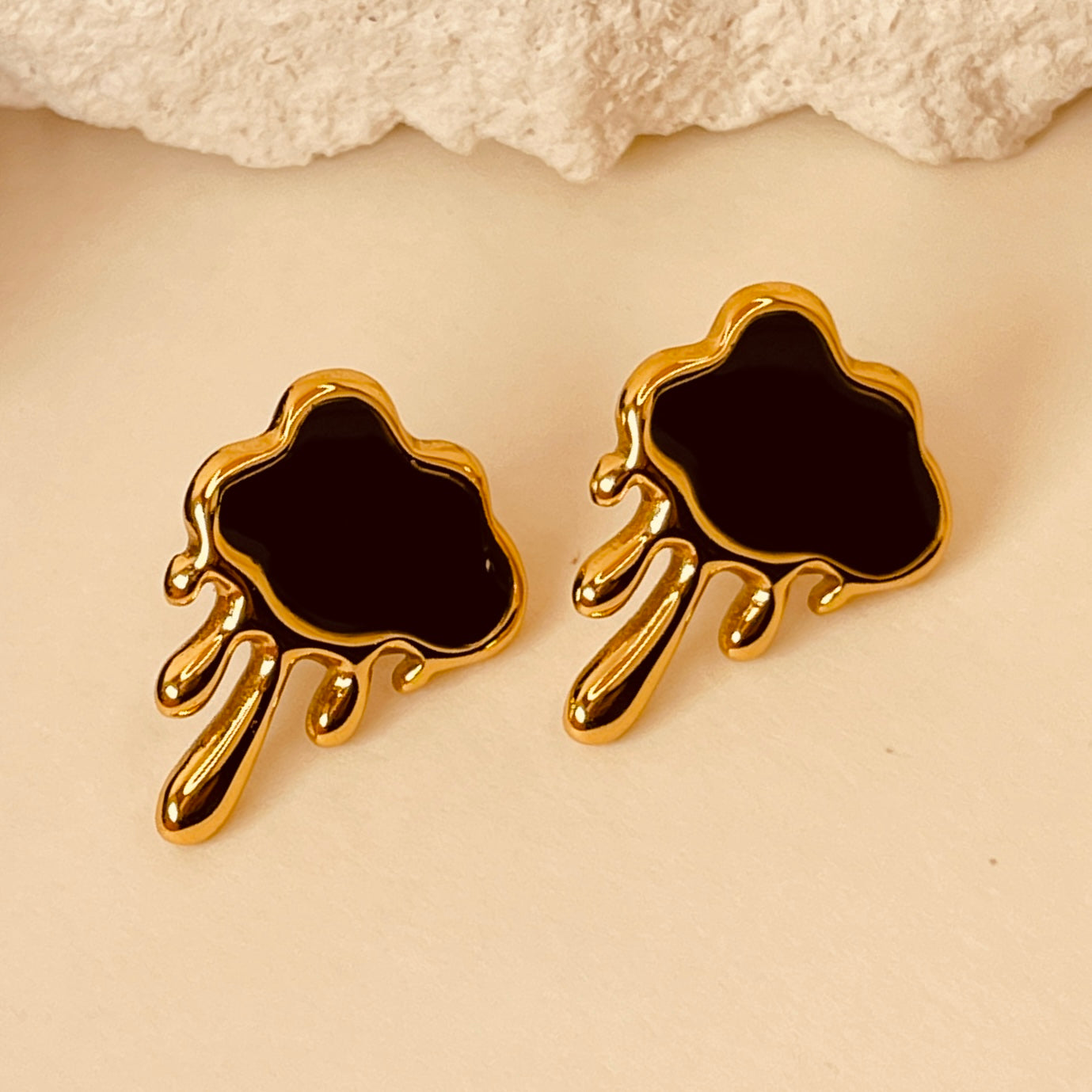 Clouds Titanium Steel Ear Studs - Black