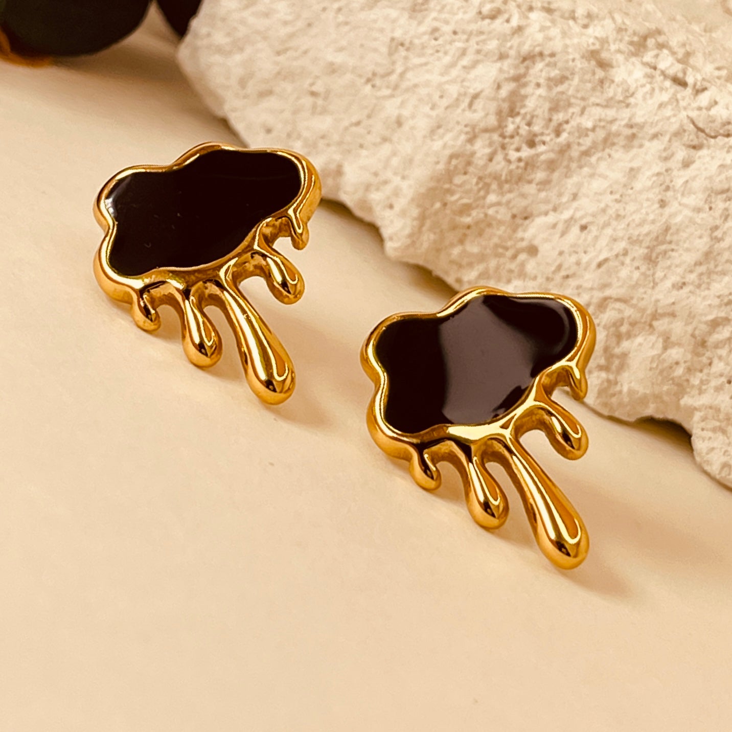 Clouds Titanium Steel Ear Studs - Black