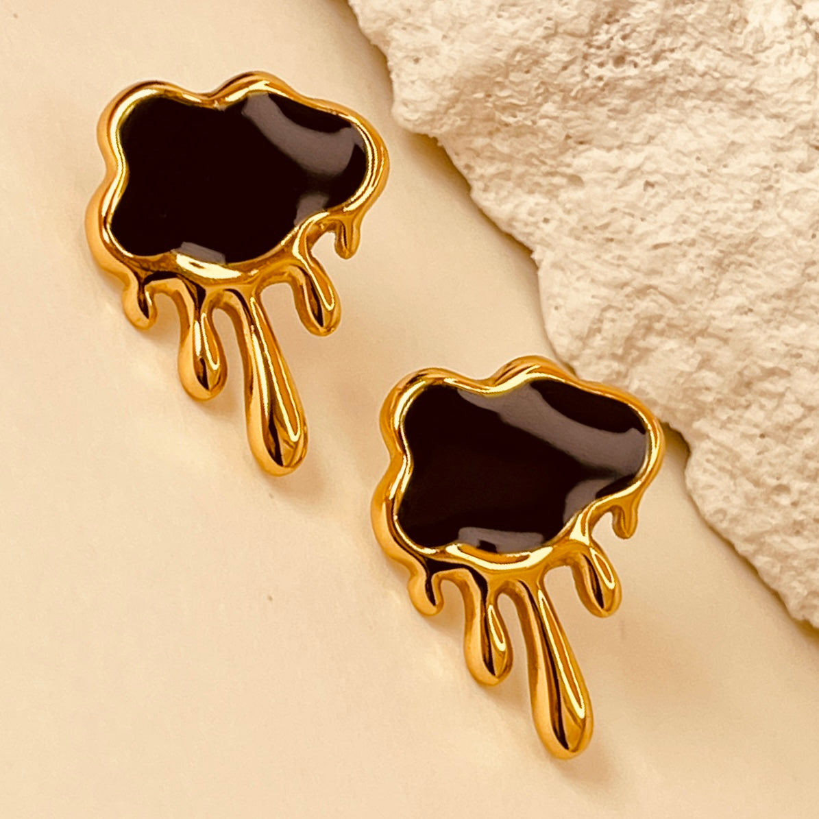Clouds Titanium Steel Ear Studs - Black