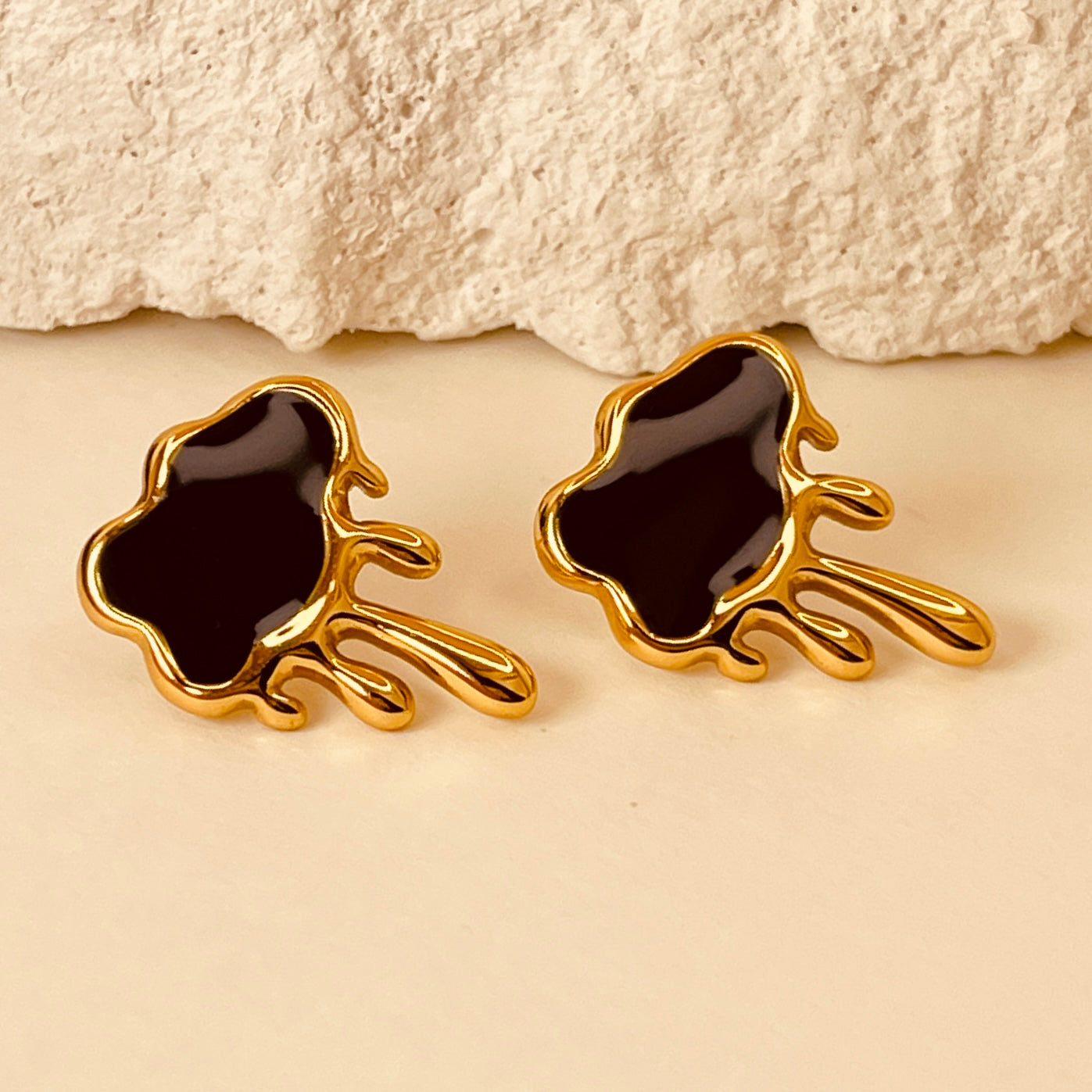 Clouds Titanium Steel Ear Studs - Black