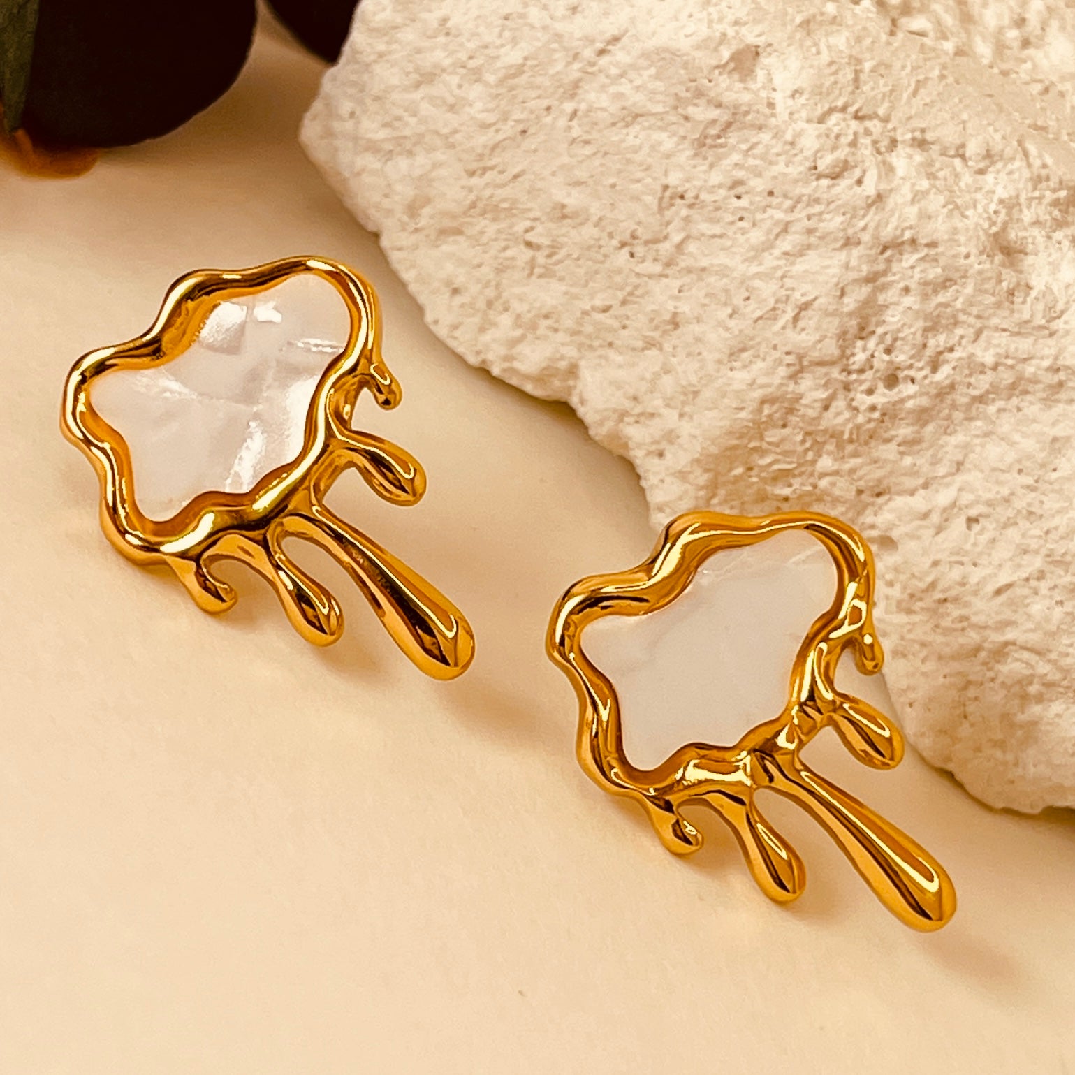 Clouds Titanium Steel Ear Studs - White