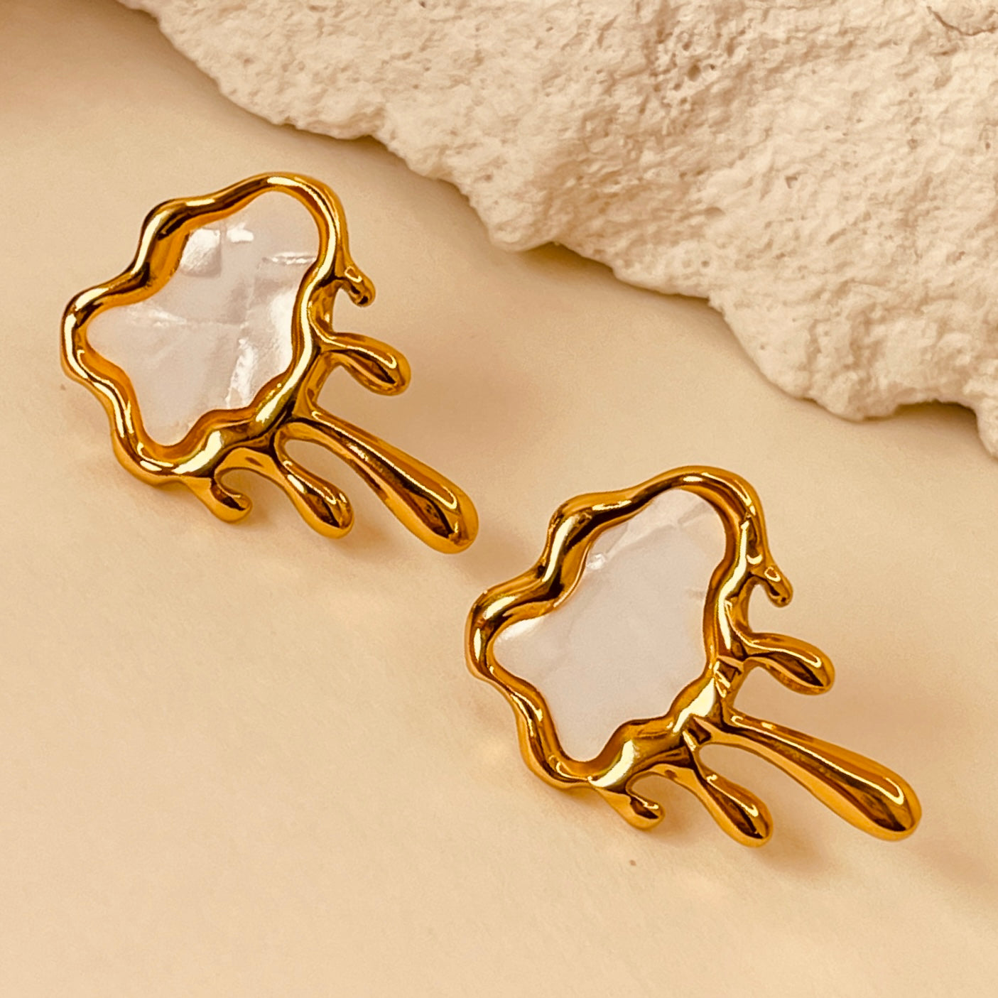 Clouds Titanium Steel Ear Studs - White