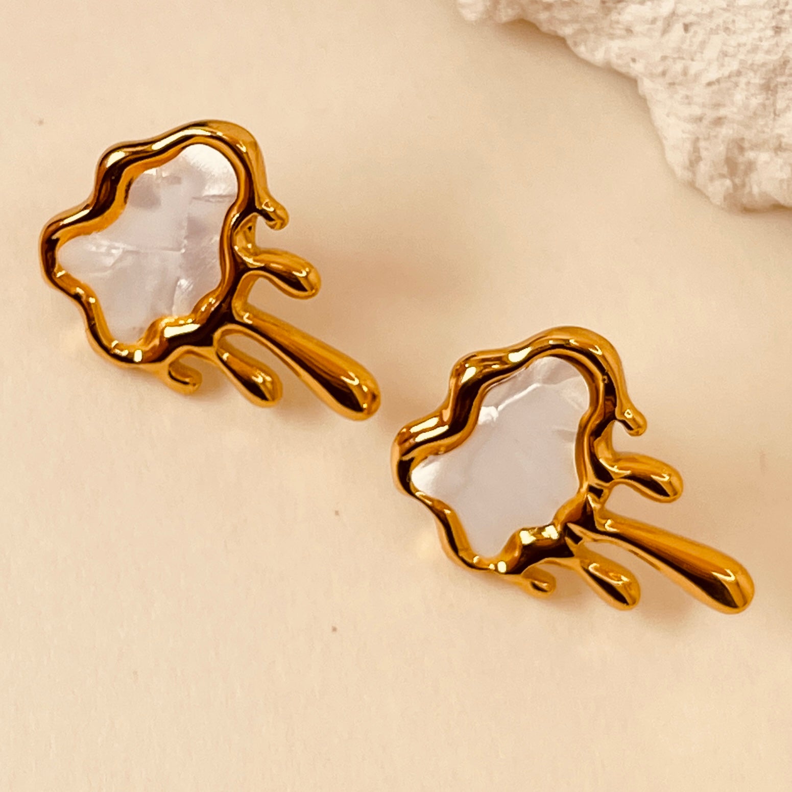 Clouds Titanium Steel Ear Studs - White