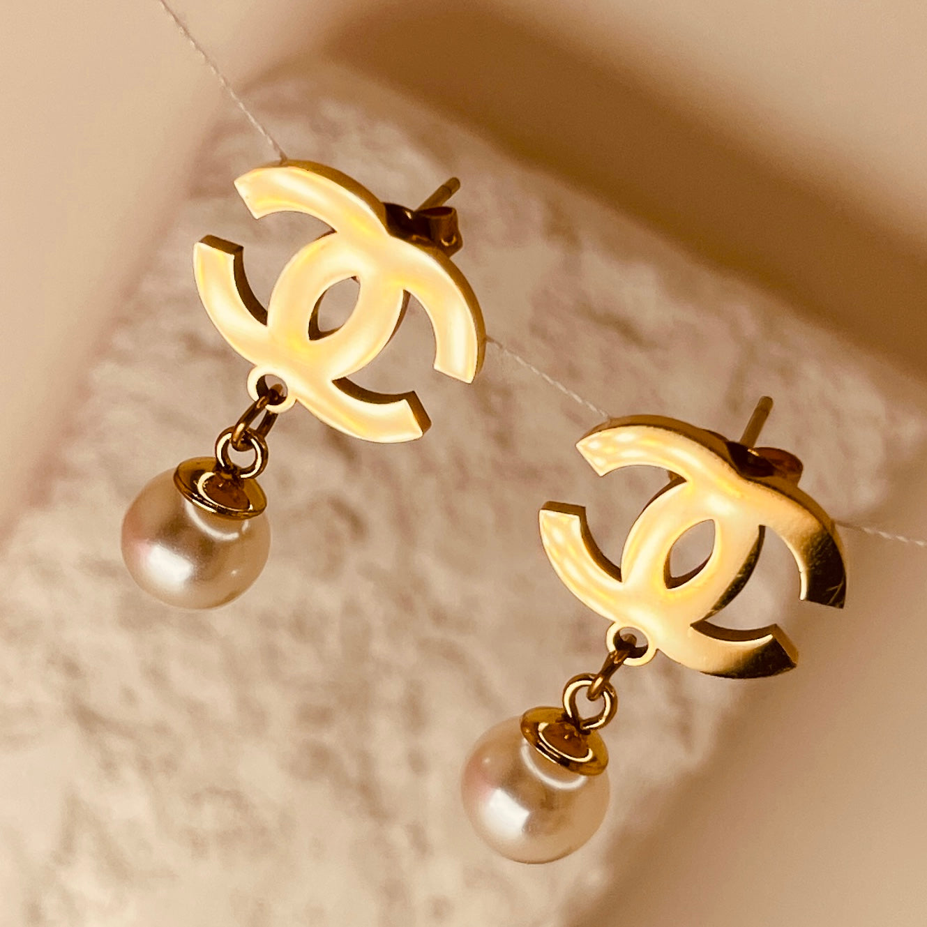 Pearl Chanel Luxe hoop