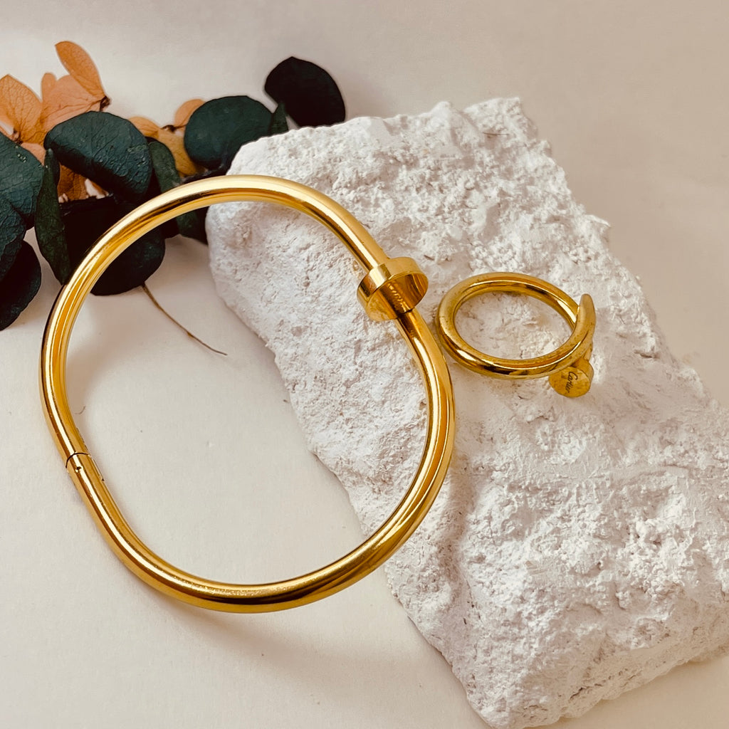 Nail-Style Stainless Steel Handcuff with Ring