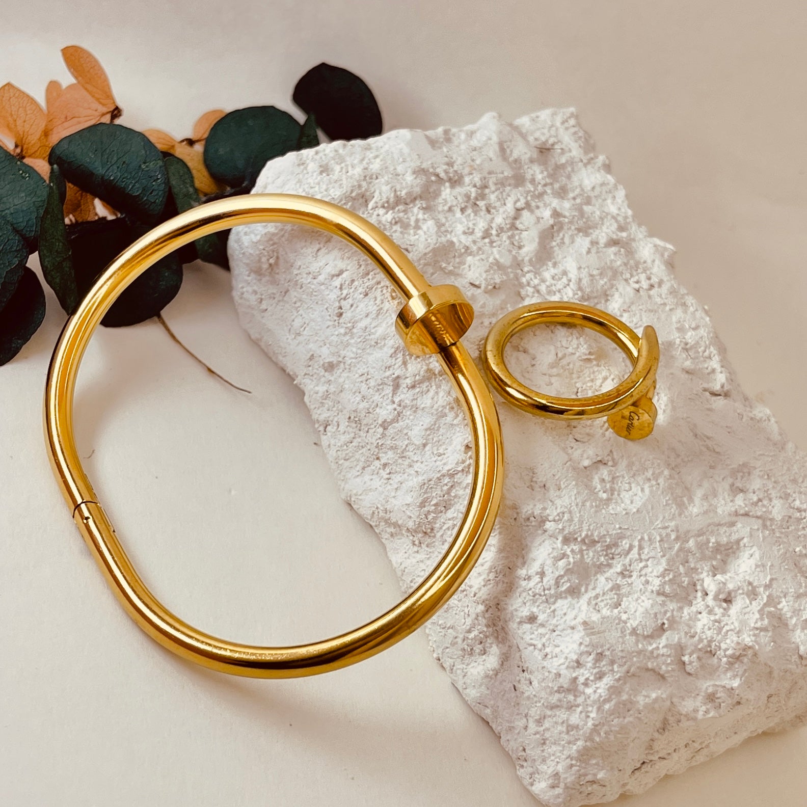 Nail-Style Stainless Steel Handcuff with Ring