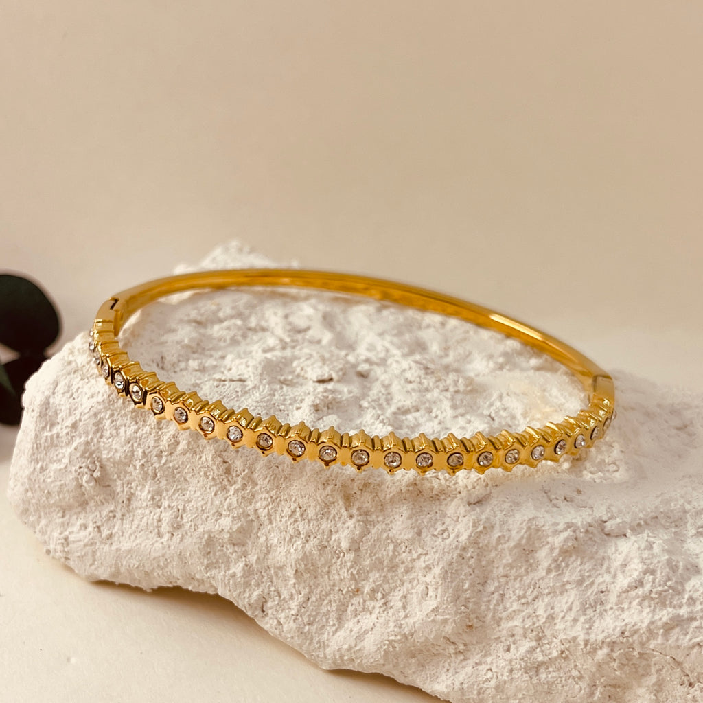 Zirconium Handcuff