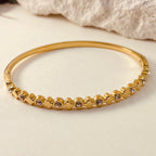 Zircon mini clove handcuff