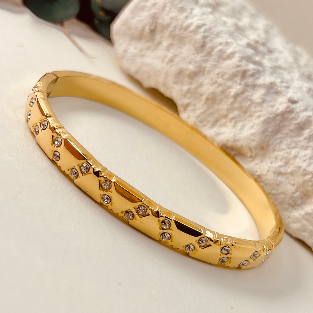 Zirconia sleek handcuff