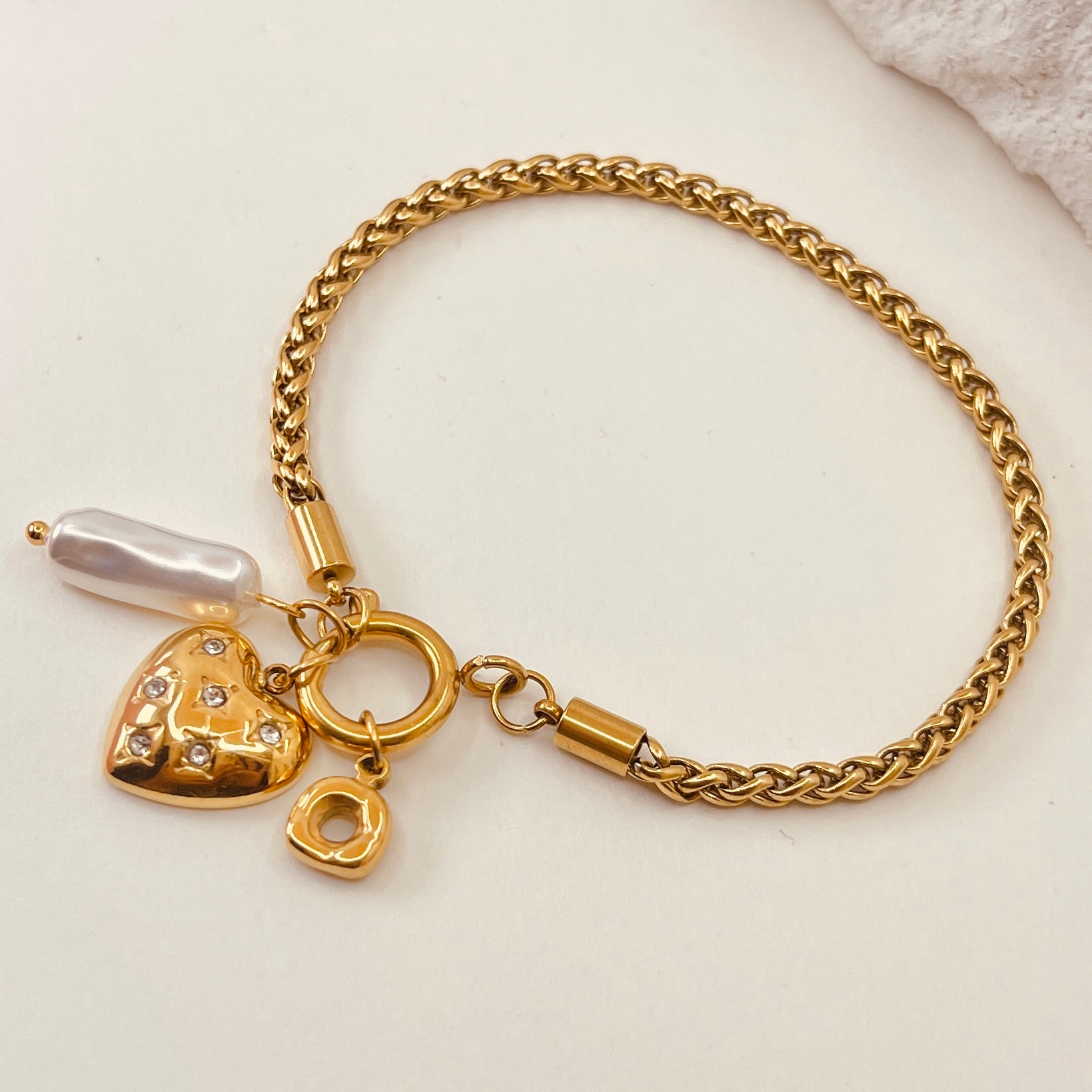 Heart Charm Pearl Bracelet