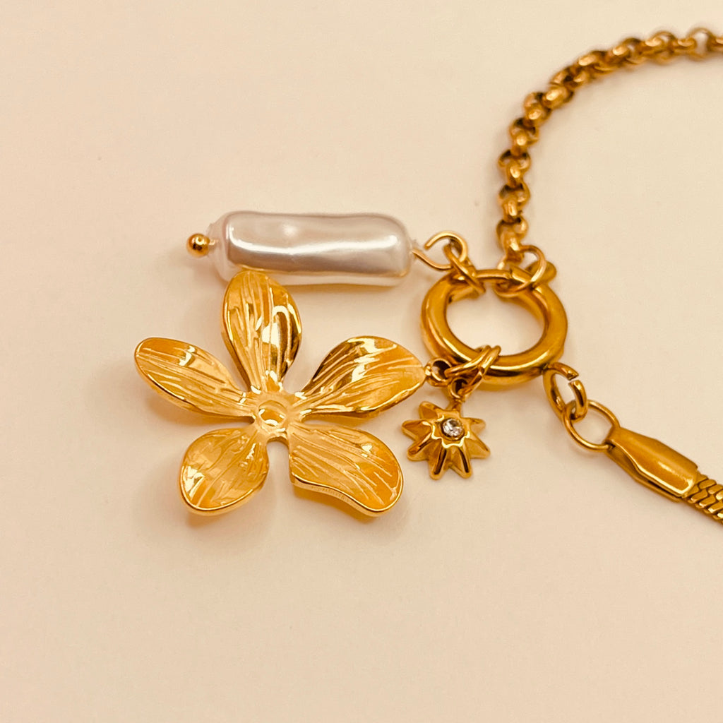 Flower Charm Pearl Bracelet