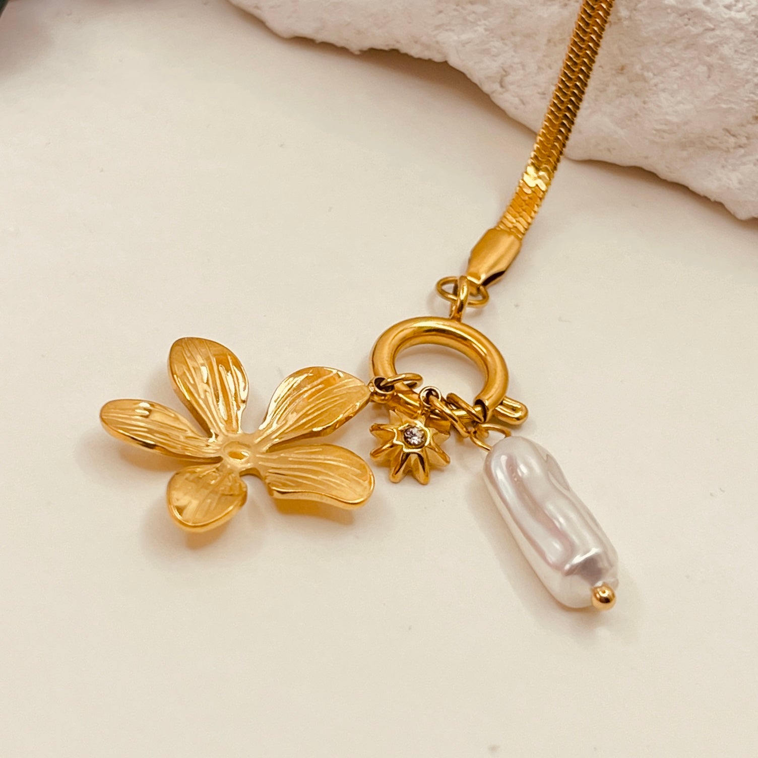 Flower Charm Pearl Bracelet