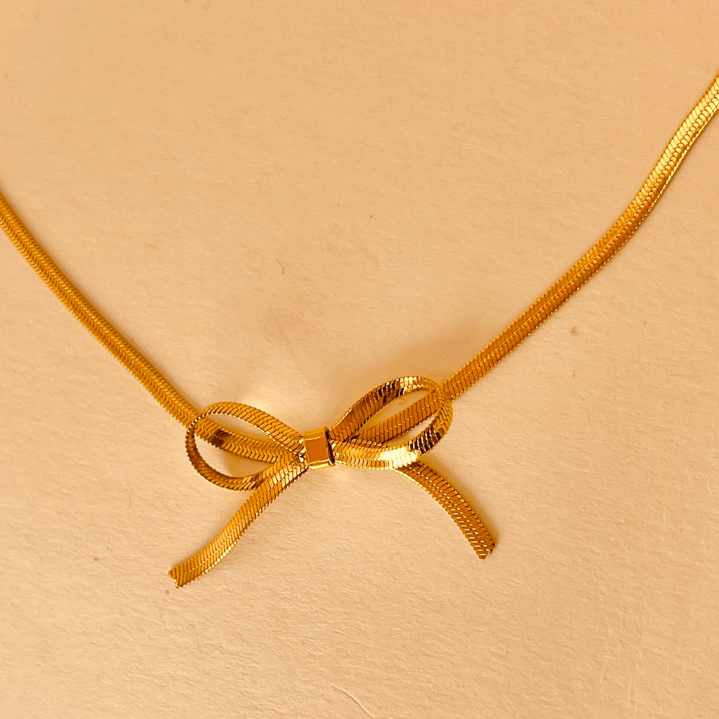 Bow Knot Necklace 18K Gold