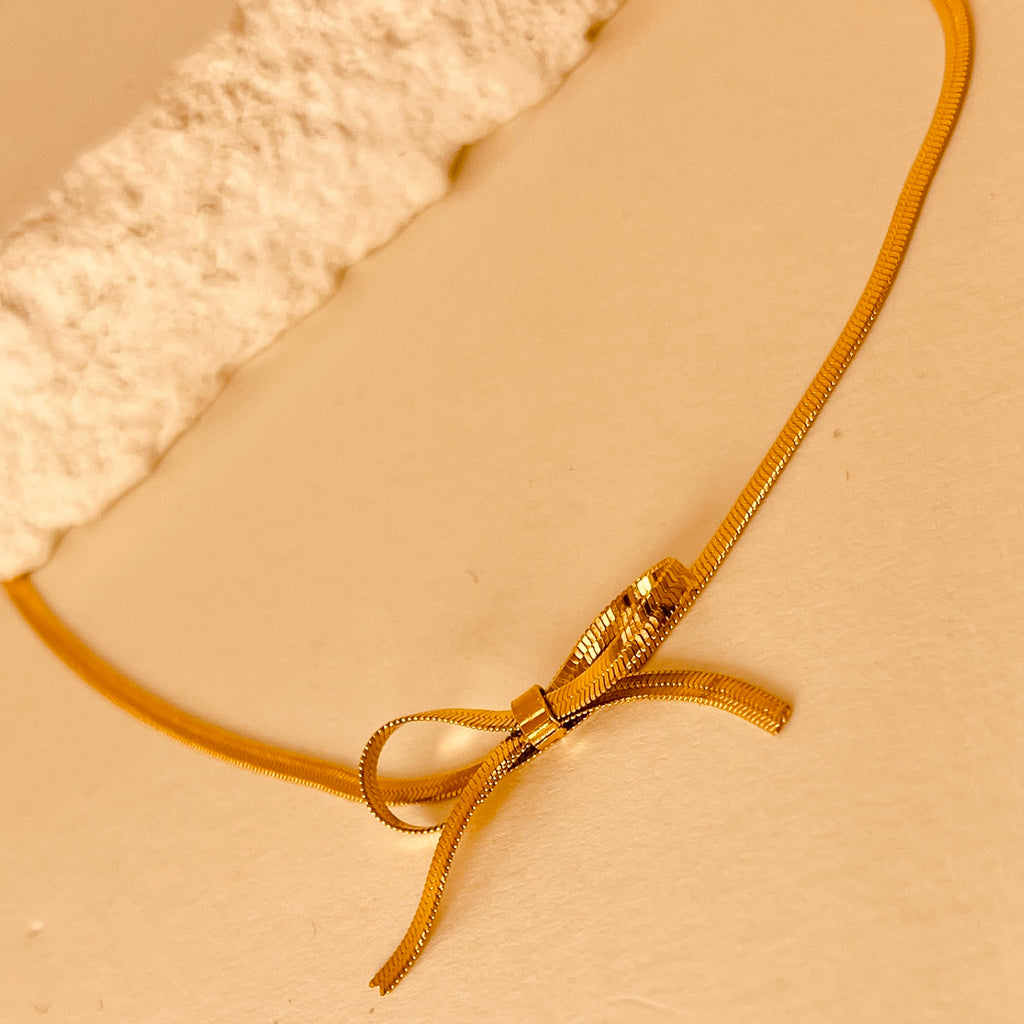 Bow Knot Necklace 18K Gold