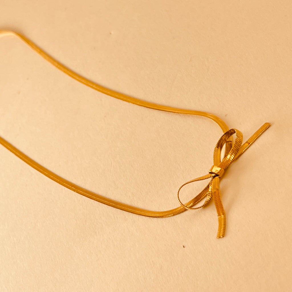 Bow Knot Necklace 18K Gold