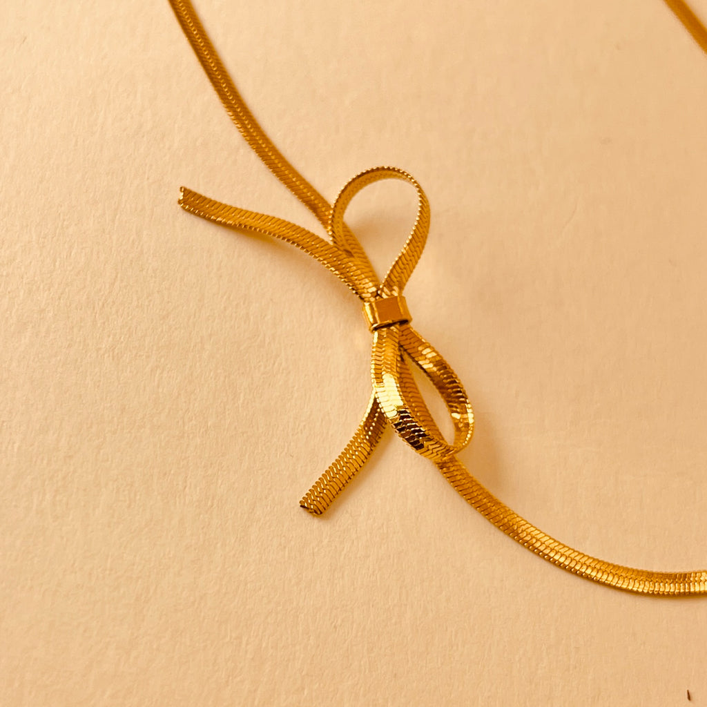 Bow Knot Necklace 18K Gold