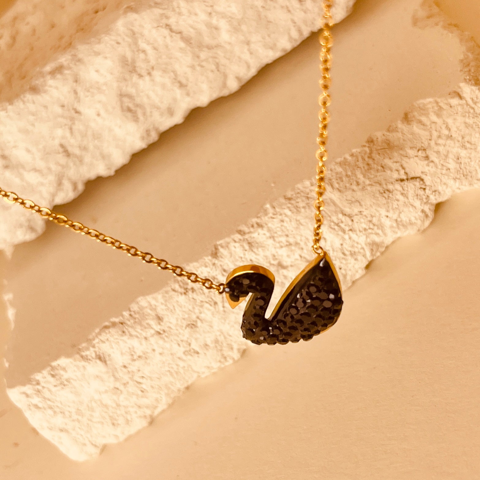 Midnight Swan Pendant - K18 Gold