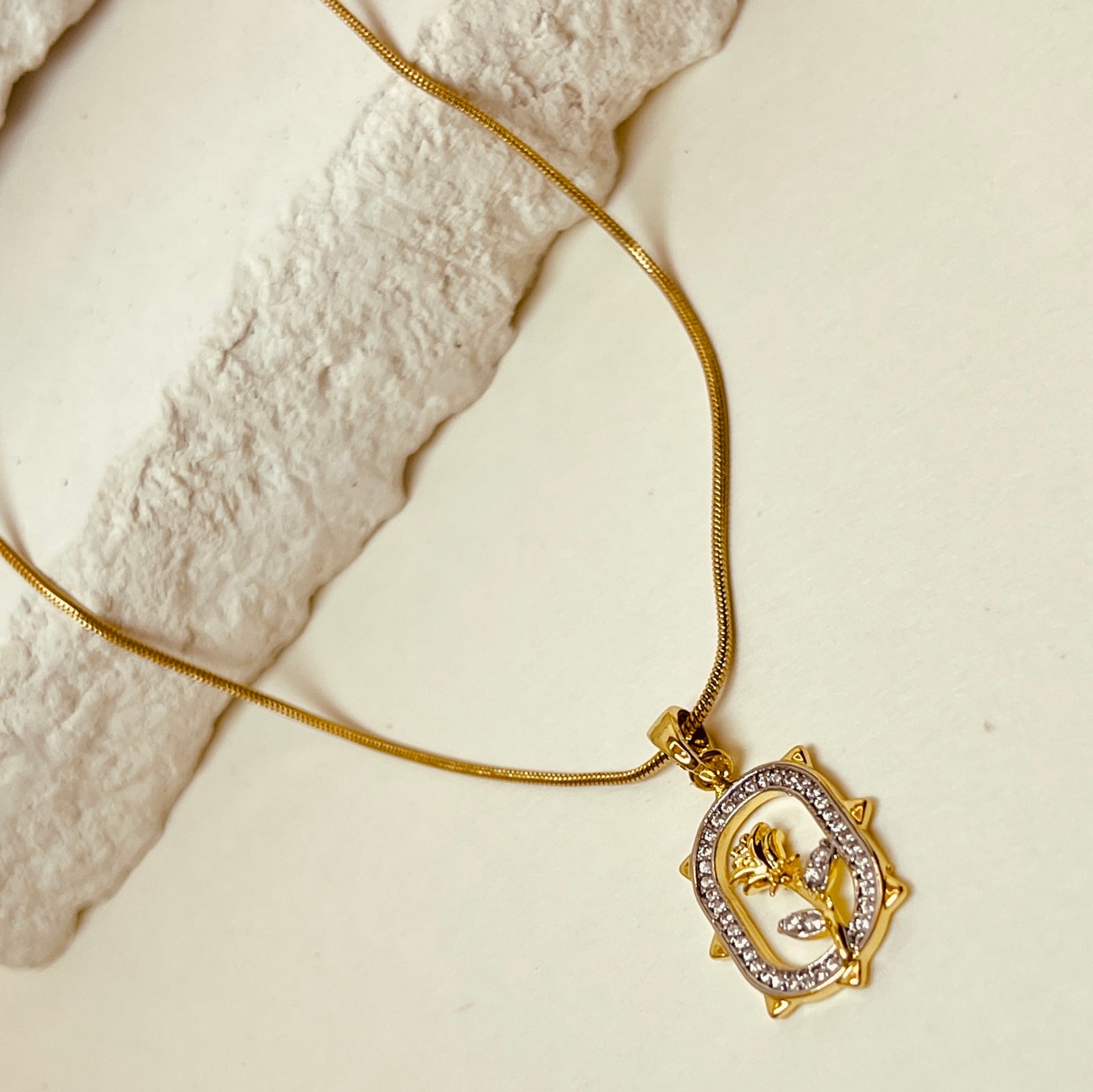 Princess Beauty Pendant - 18K