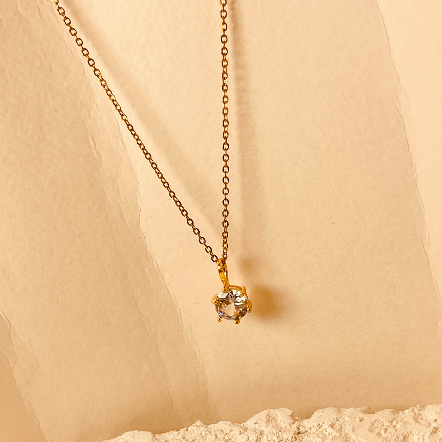 Simple Six-Claw Diamond Necklace