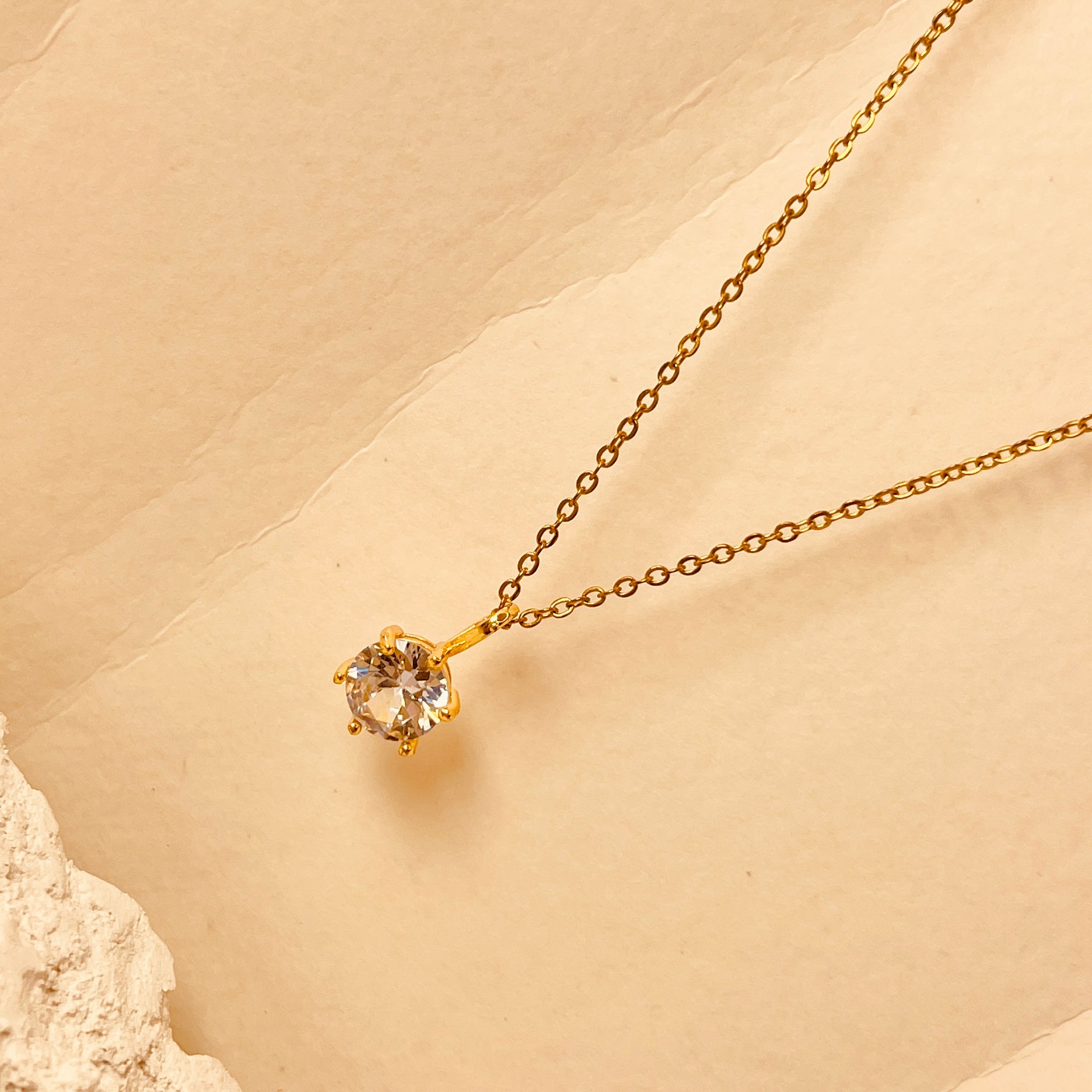 Simple Six-Claw Diamond Necklace