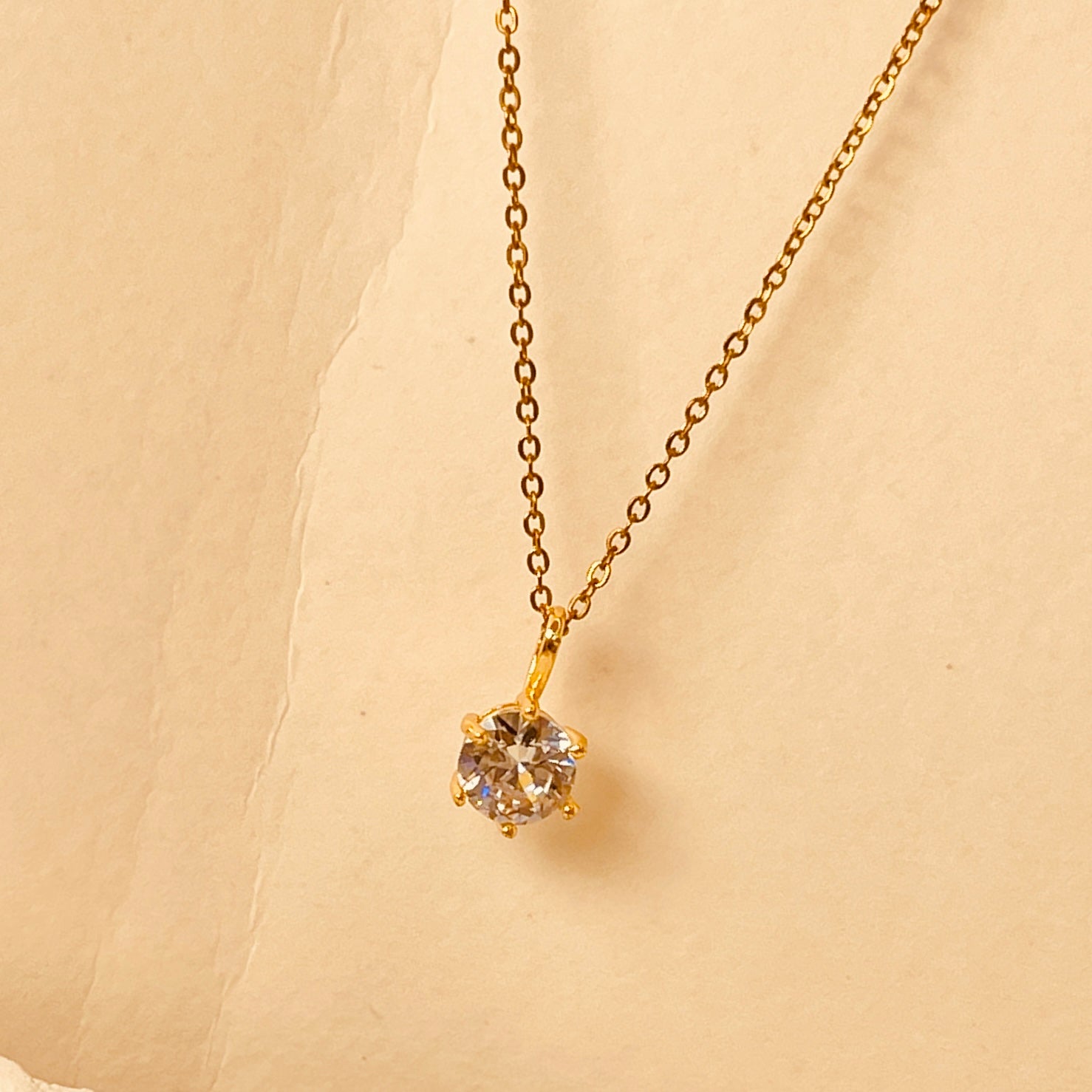 Simple Six-Claw Diamond Necklace