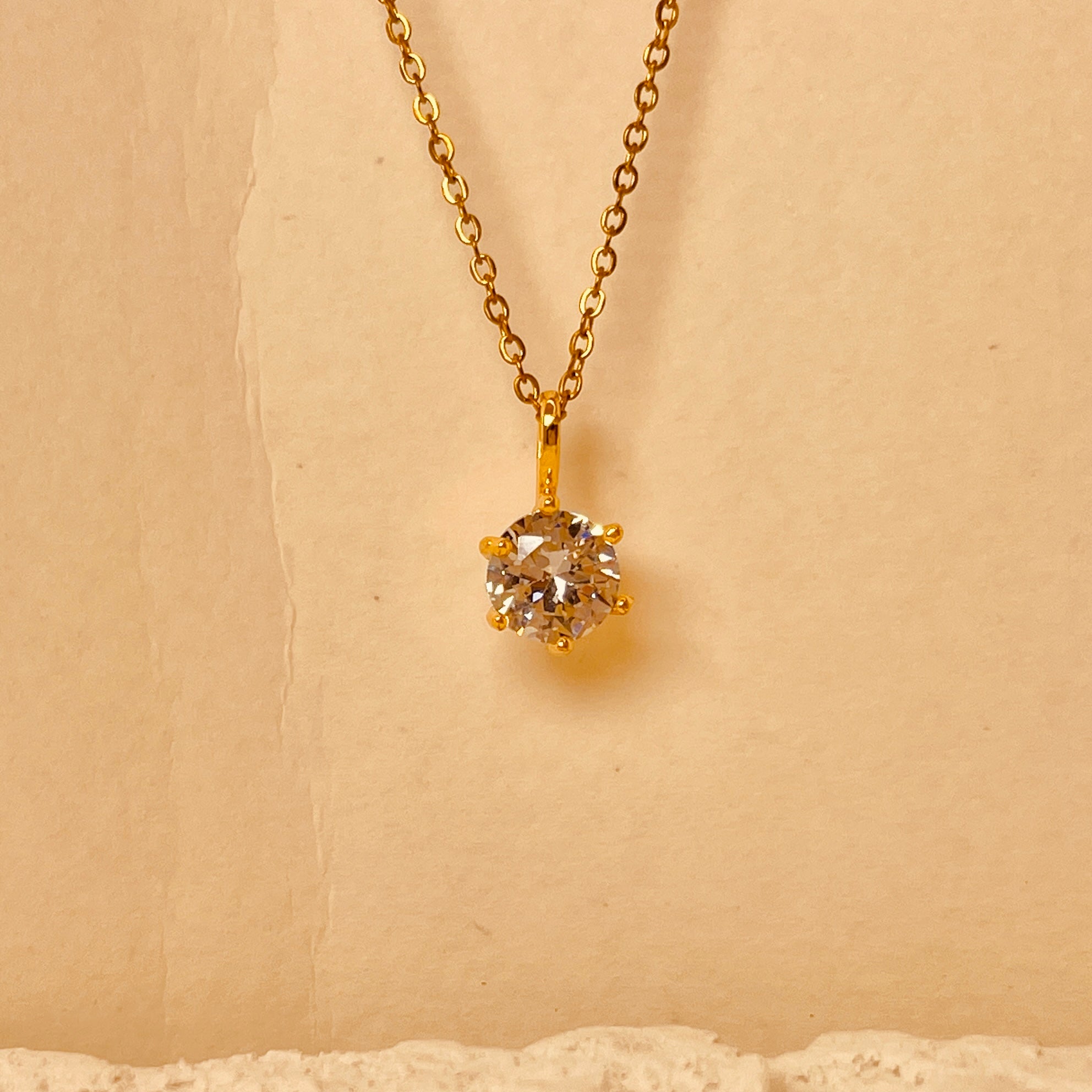 Simple Six-Claw Diamond Necklace