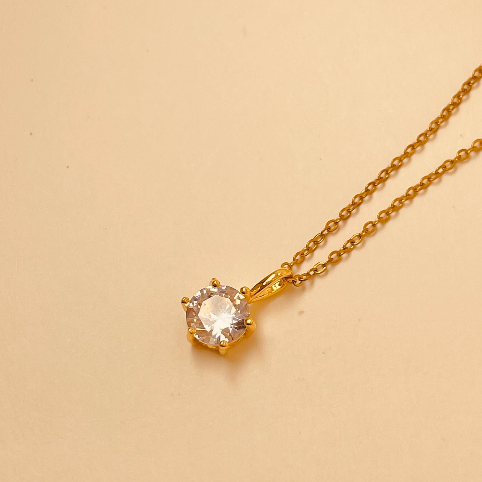 Simple Six-Claw Diamond Necklace
