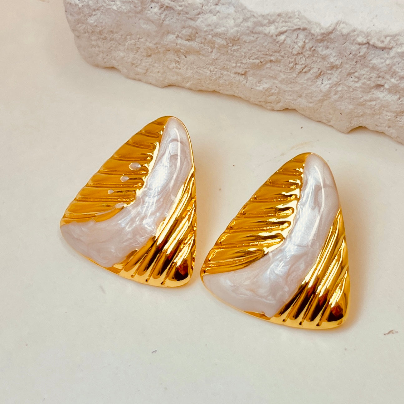 Retro Studs Tri